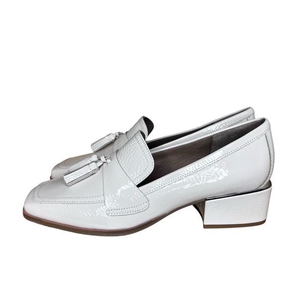 Donald Pliner Avici Crinkle Patent Leather Loafer in Putty NWT Size 8.5 - Picture 2 of 12